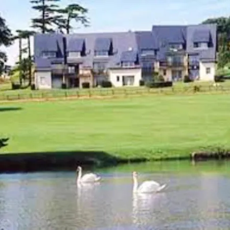 Confortable A De 25 M² Avec Jardin Daire Houlgate