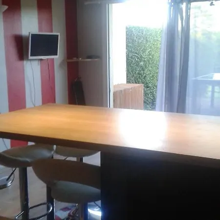 Confortable A De 25 M² Avec Jardin Apartmán Houlgate