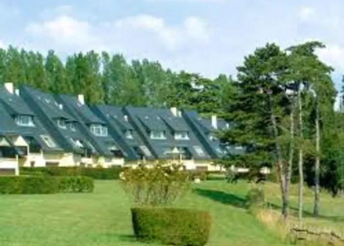 Confortable A De 25 M² Avec Jardin Houlgate