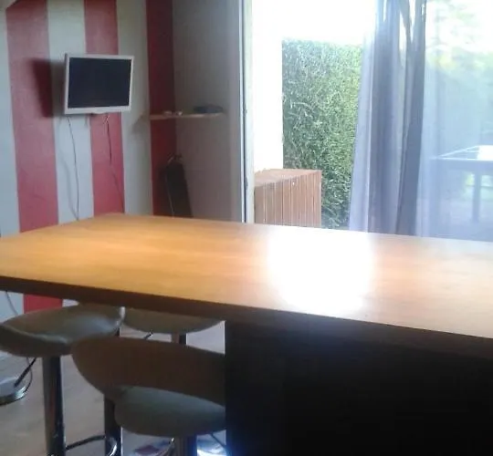 Confortable A De 25 M² Avec Jardin Apartamento Houlgate